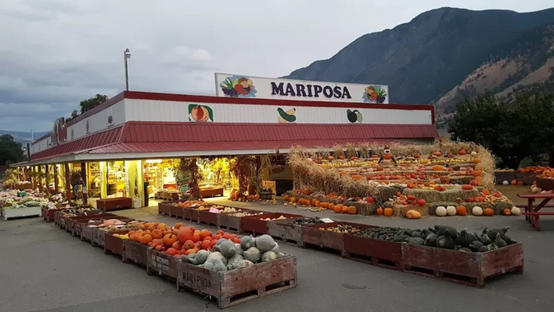 Mariposa Fruit Stand