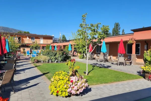 Sahara Courtyard Inn & Suites