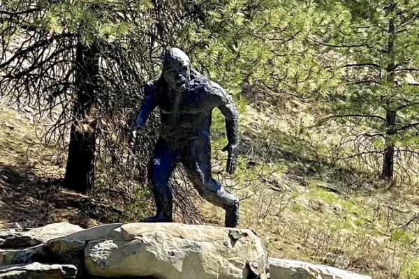 Sasquatch Statue