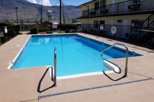 Lakeview Motel and Suites