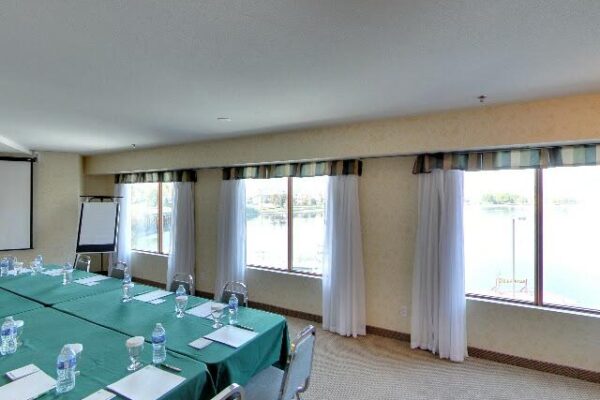 Starlite Marina & Beach Shop